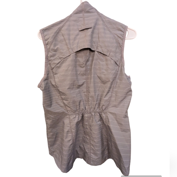 Athleta Gray Zip Up Sleeveless Running Sports Vest Sz Medium - Picture 6 of 8